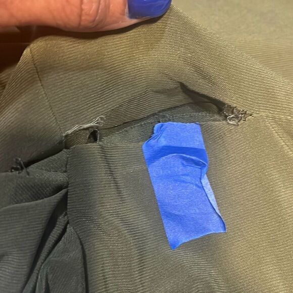 MAC DUGGAL BOAT NECK JERSEY GOWN W/ EMBELLISHED SHOULDER - Picture 7 of 9